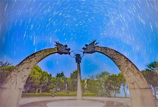 云南傳媒公司：星空入夢(mèng)，璀璨墨江！